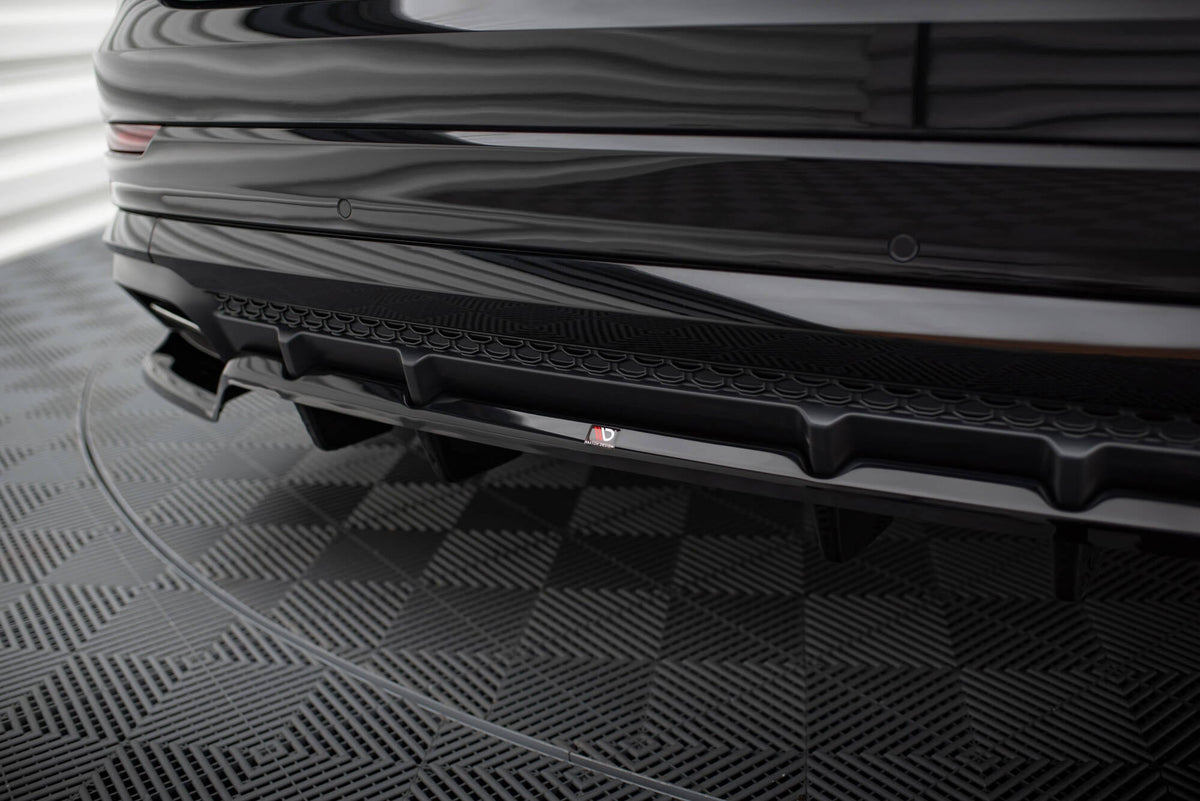 Splitter trasero (con barras verticales) V.1 para Audi SQ8 / Q8 S-Line Mk1 Facelift