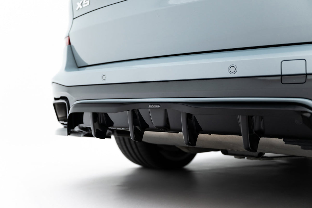 Splitter trasero (con barras verticales) V.1 para BMW X5 M-Pack G05 Facelift