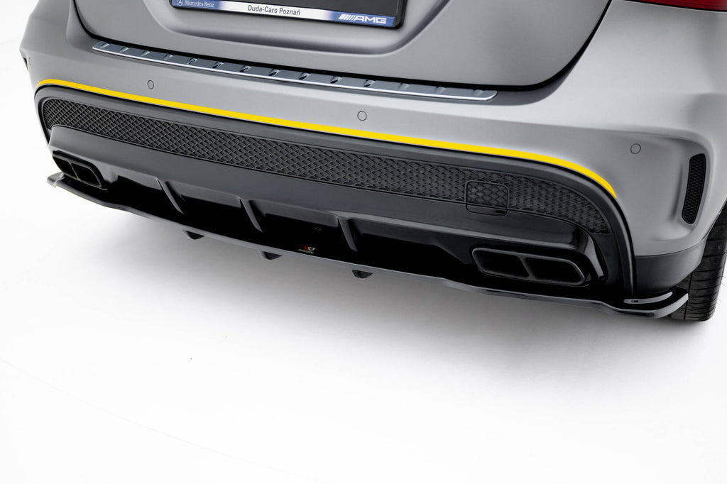 Splitter trasero (con barras verticales) V.1 para Mercedes-Benz GLA 45 AMG