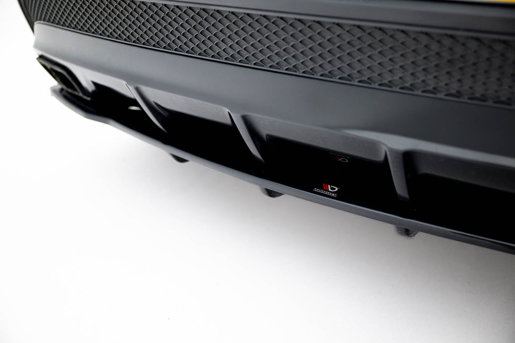 Splitter trasero (con barras verticales) V.1 para Mercedes-Benz GLA 45 AMG