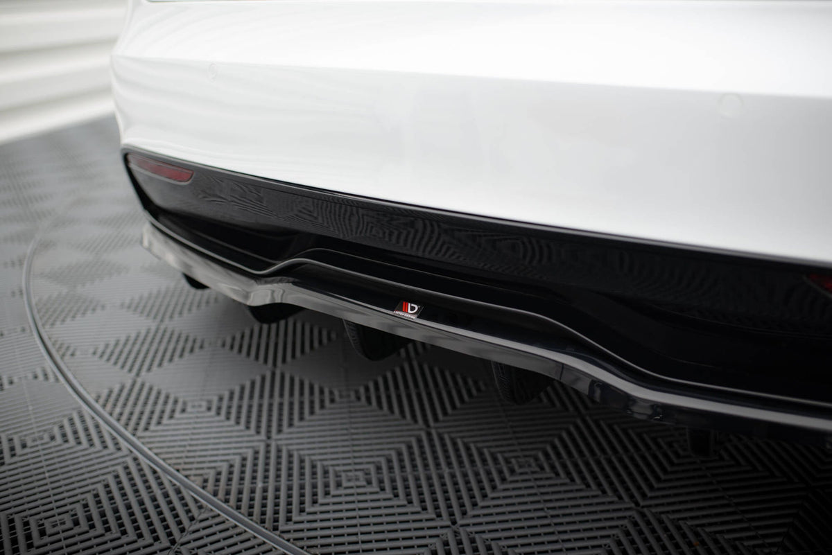 Splitter trasero (con barras verticales) V.1 para Tesla Model S Plaid Mk1 Facelift