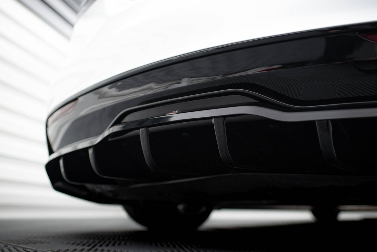 Splitter trasero (con barras verticales) V.1 para Tesla Model S Plaid Mk1 Facelift