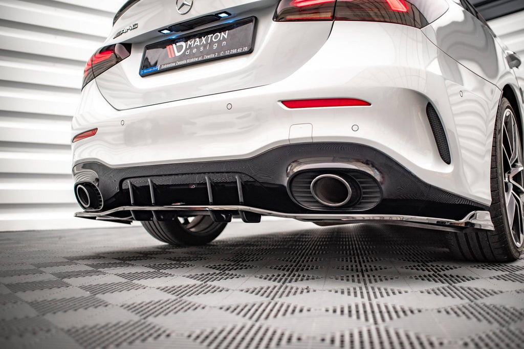 Splitter trasero (con barras verticales) V.2 para Mercedes A 35 AMG Sedan V177