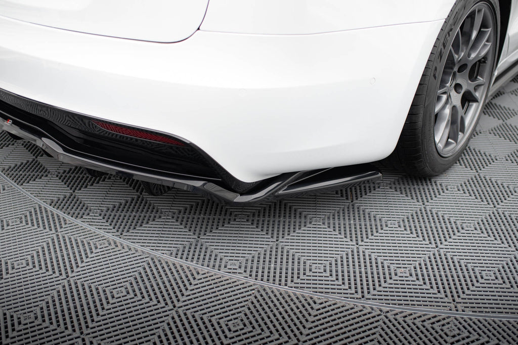 Splitter trasero (con barras verticales) V.2 para Tesla Model S Plaid Mk1 Facelift