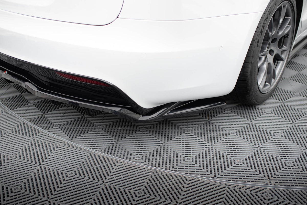 Splitter trasero (con barras verticales) V.2 para Tesla Model S Plaid Mk1 Facelift