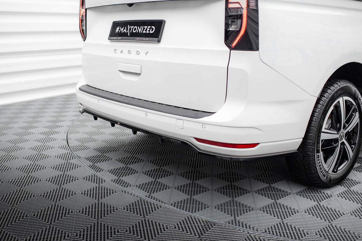Splitter trasero (con barras verticales) para Volkswagen Caddy Maxi Mk5
