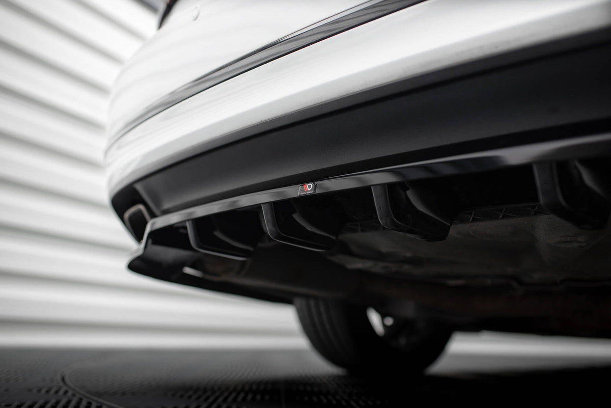 Splitter trasero (con barras verticales) para Volkswagen Passat GT B8 Facelift USA