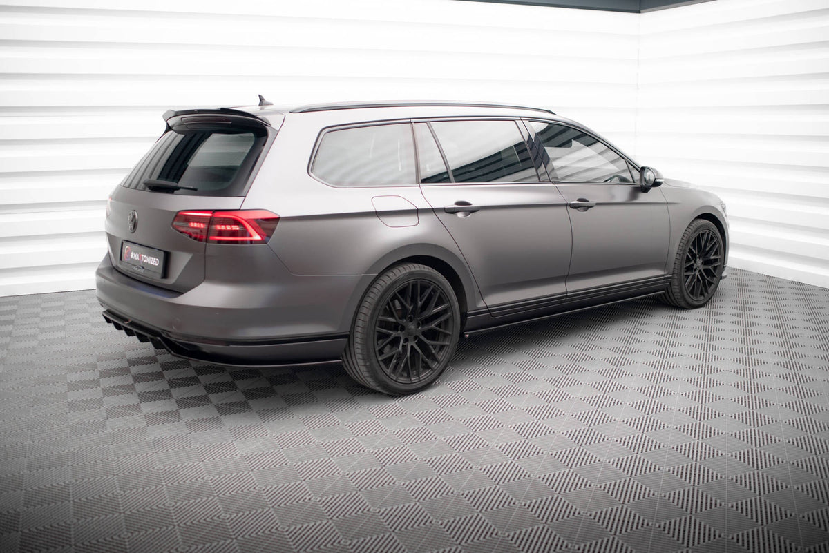 Splitter trasero (con barras verticales) para Volkswagen Passat Sedan / Variant B8