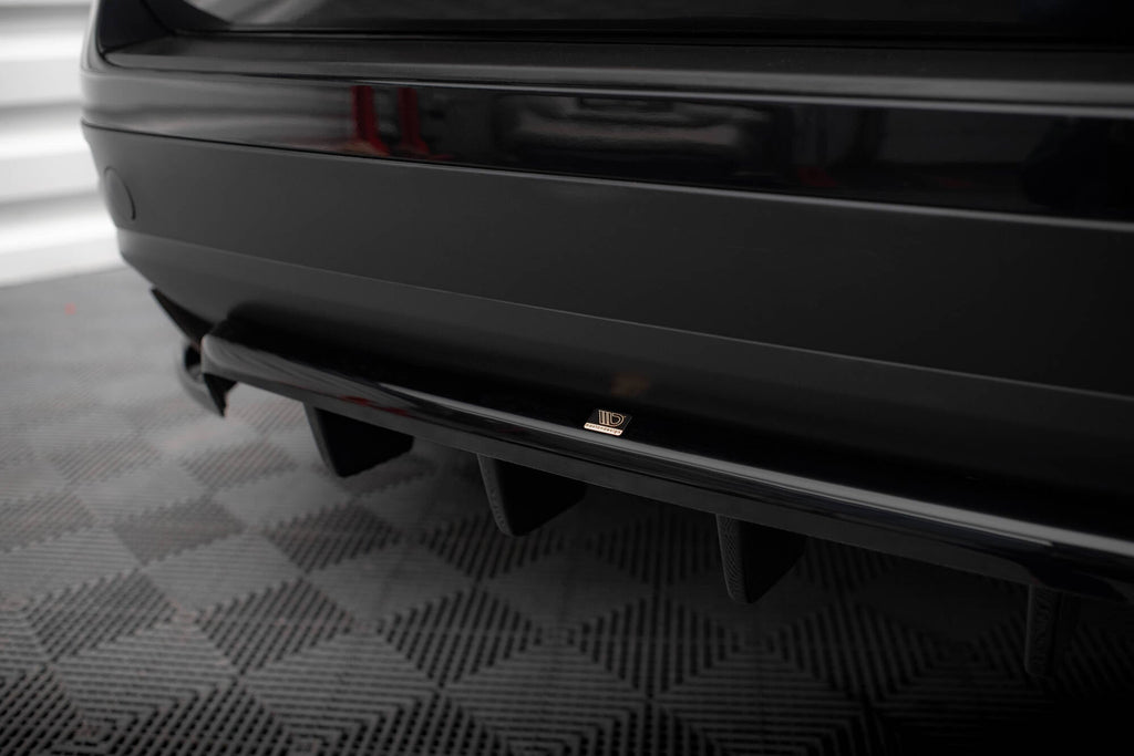 Splitter trasero (con barras verticales) para Volkswagen Touareg Mk2