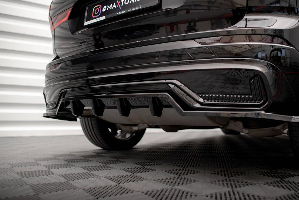 Splitter trasero (con barras verticales) para Volvo XC60 R-Design Mk2 Facelift