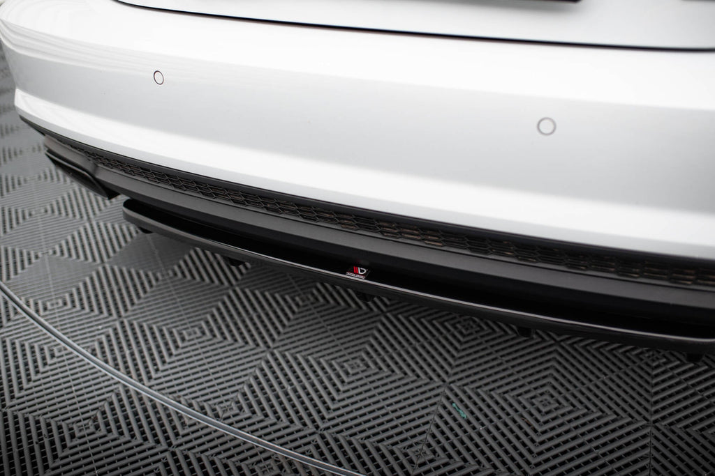 Splitter trasero (con barras verticales) para Audi A7 S-Line C7 Facelift