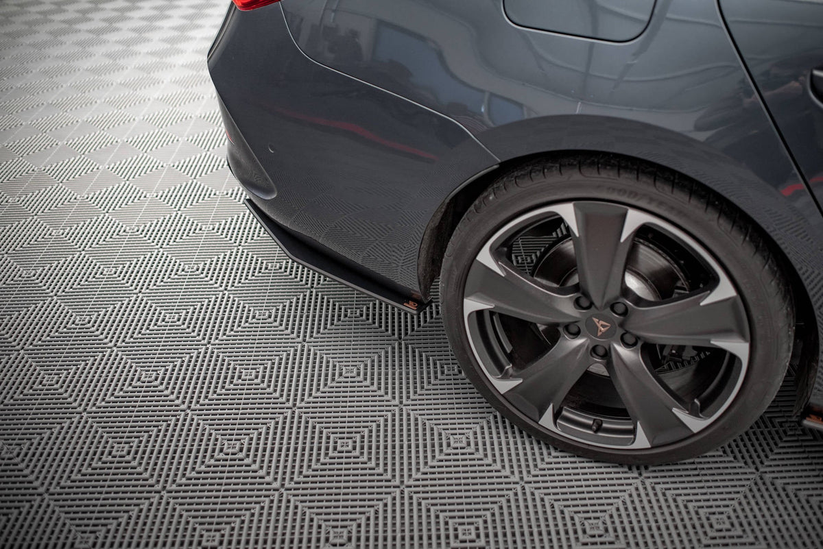 Splitters laterales traseros Street Pro para Cupra Leon ST Mk1