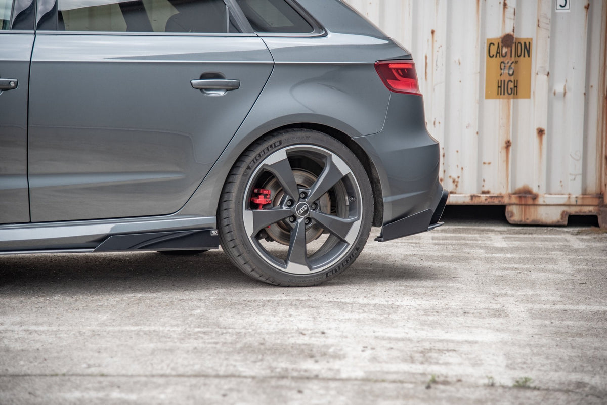 Splitters laterales traseros Street Pro + flaps para Audi RS3 8V Sportback