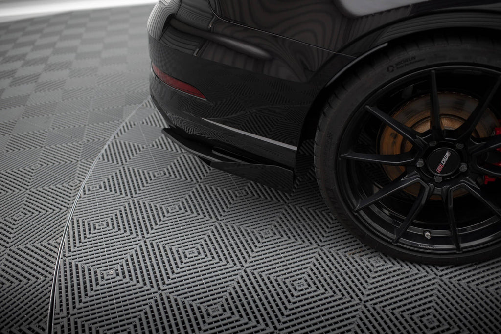 Splitters laterales traseros Street Pro + flaps para Audi RS3 Sedan 8V Facelift