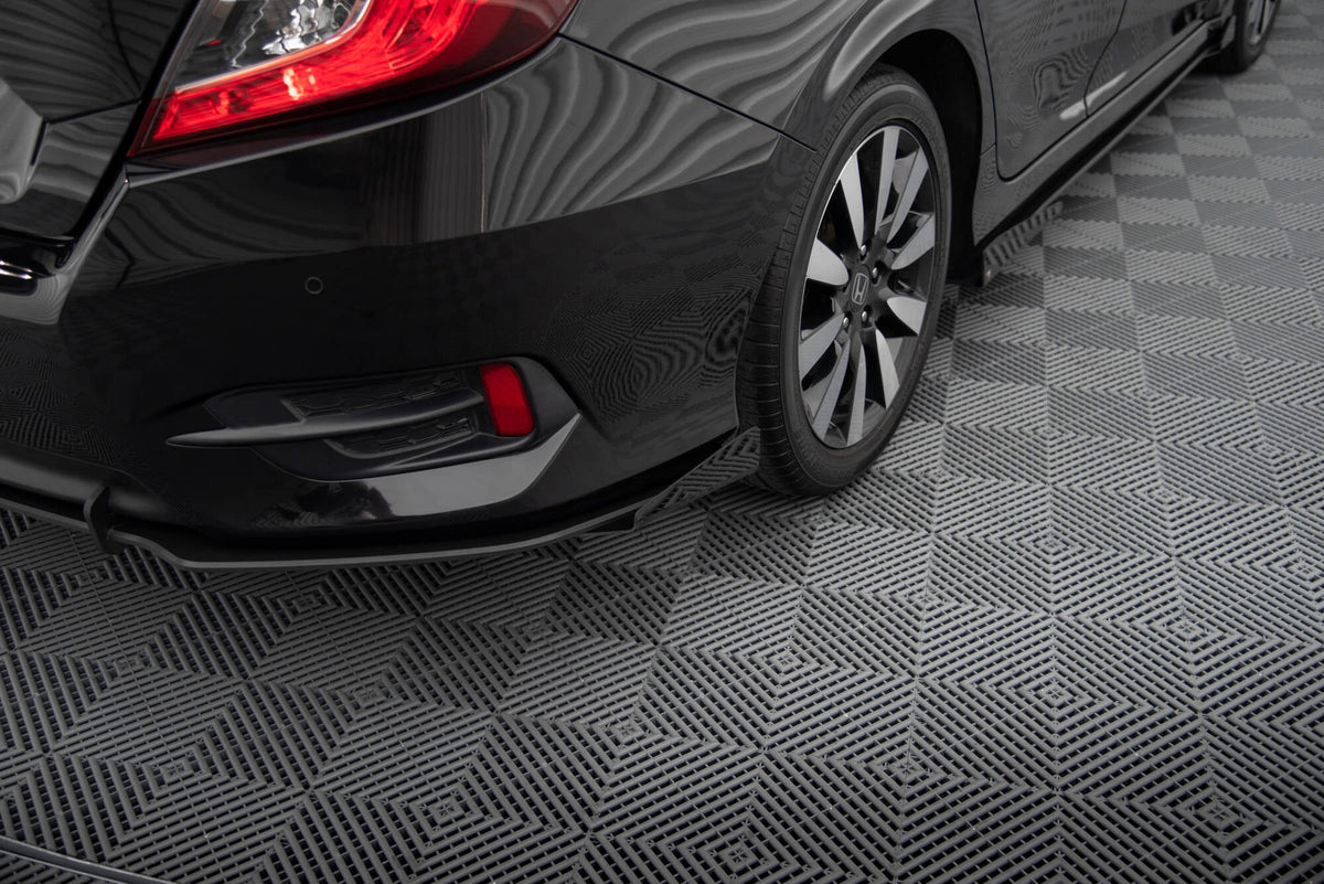 Splitters laterales traseros Street Pro + flaps para Honda Civic Mk10