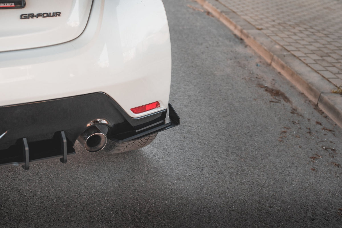 Splitters laterales traseros Street Pro + flaps para Toyota GR Yaris Mk4