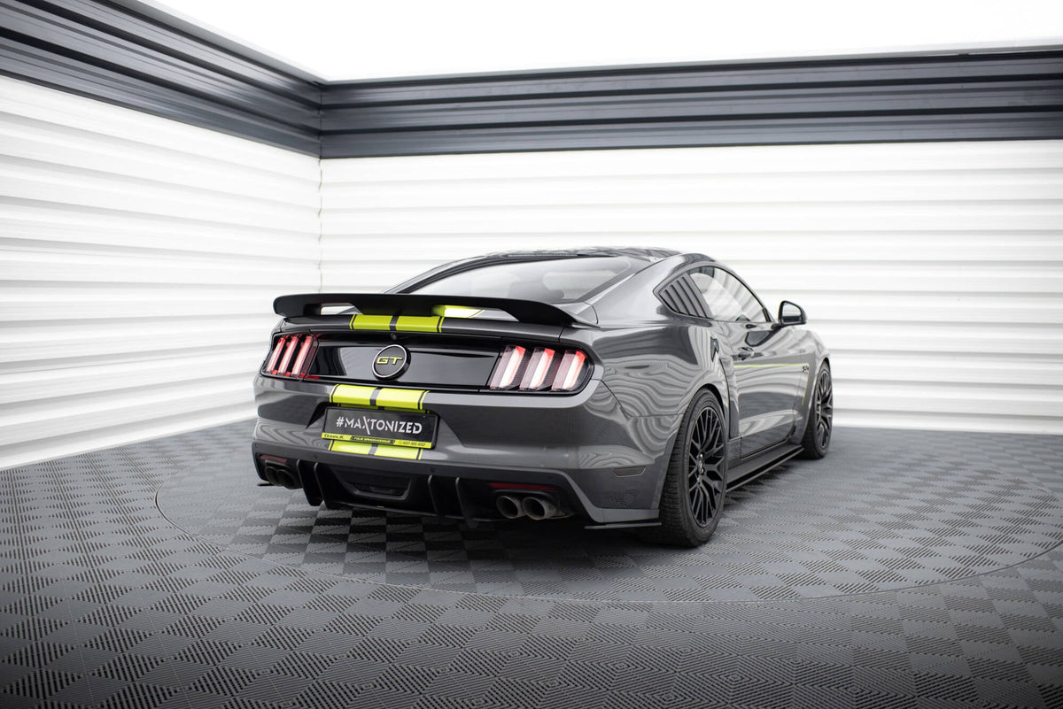 Splitters laterales traseros Street Pro para Ford Mustang GT Mk6