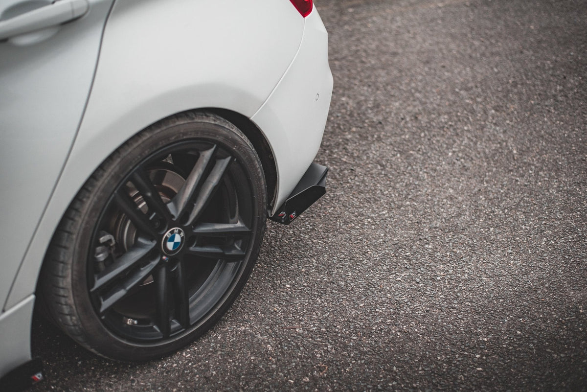 Splitters laterales traseros Street Pro V.3 + flaps para BMW 1 F20 M140i