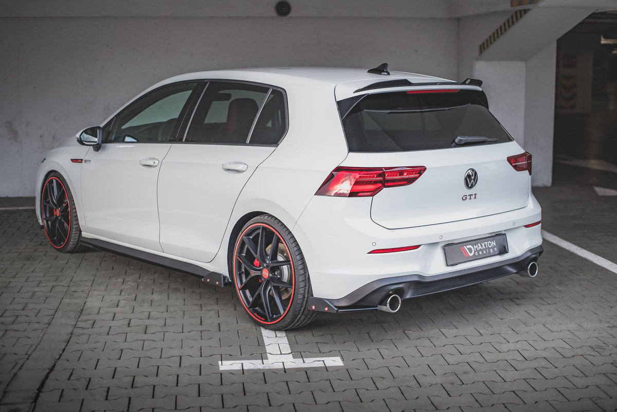 Splitters laterales traseros V.2 + flaps para Volkswagen Golf GTI / GTE Mk8