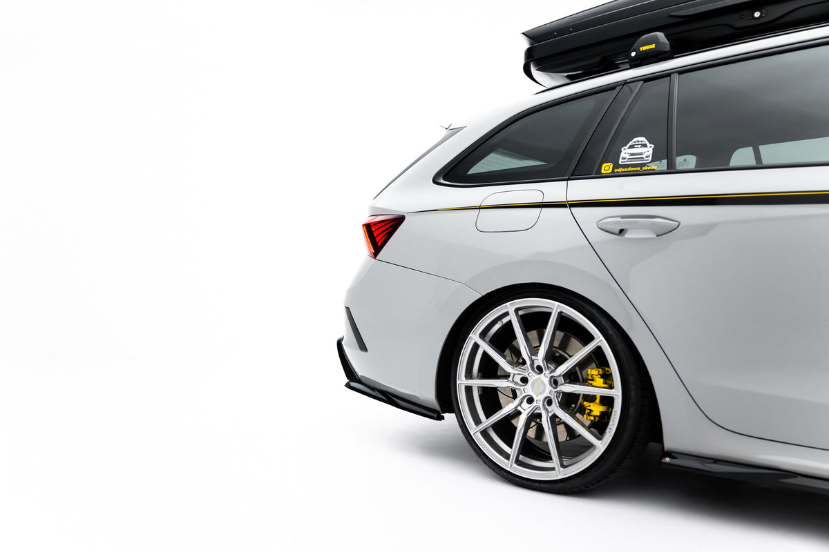 Splitters laterales traseros V.7 para Skoda Octavia RS Liftback / Combi Mk4