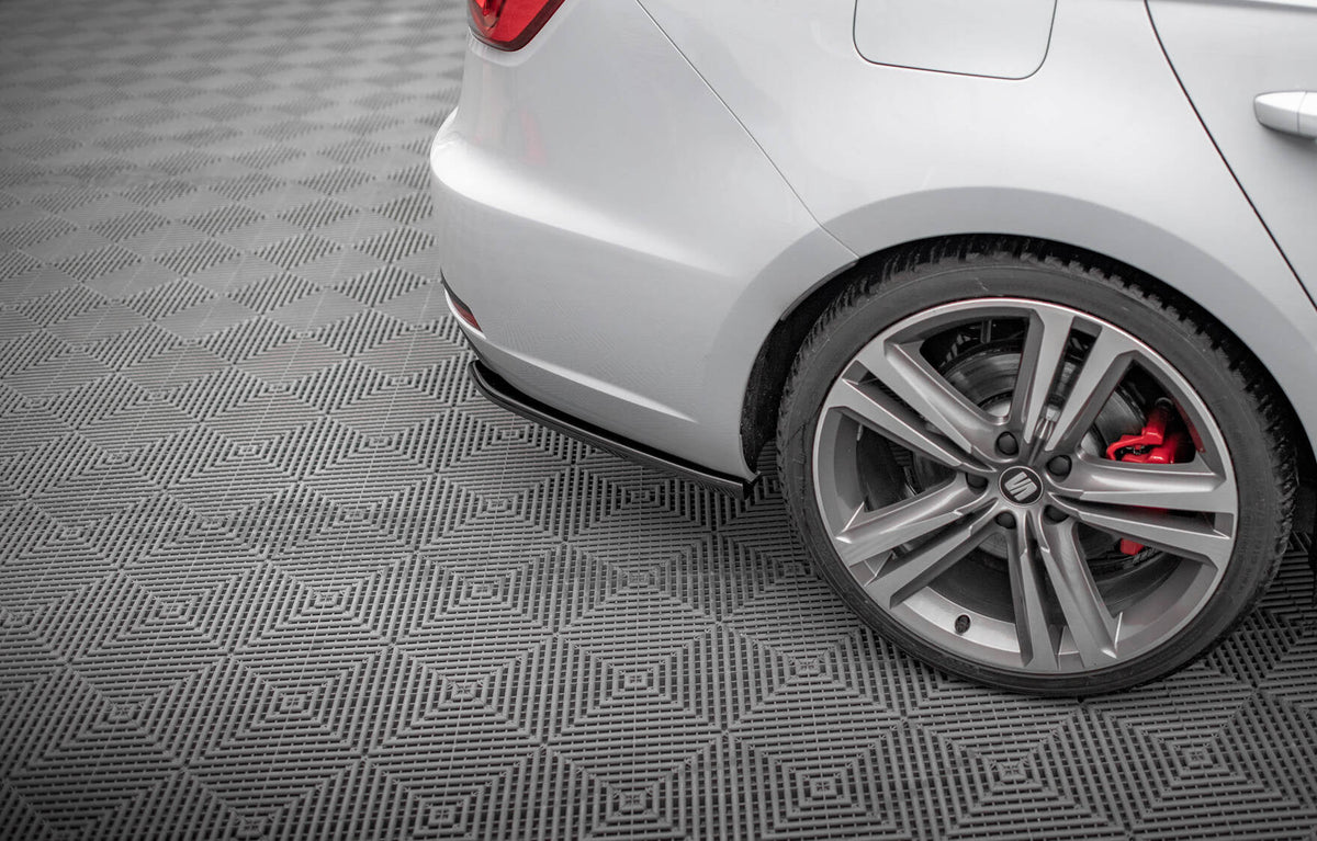Splitters laterales traseros V.1 para Seat Leon Cupra Sportstourer Mk3