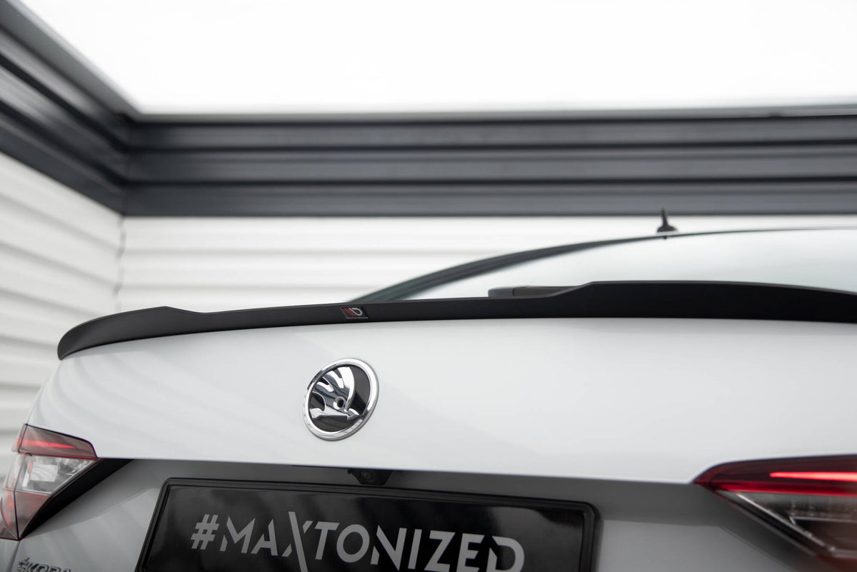 Extensión de alerón V.2 para Skoda Superb Liftback Mk3 / Mk3 Facelift