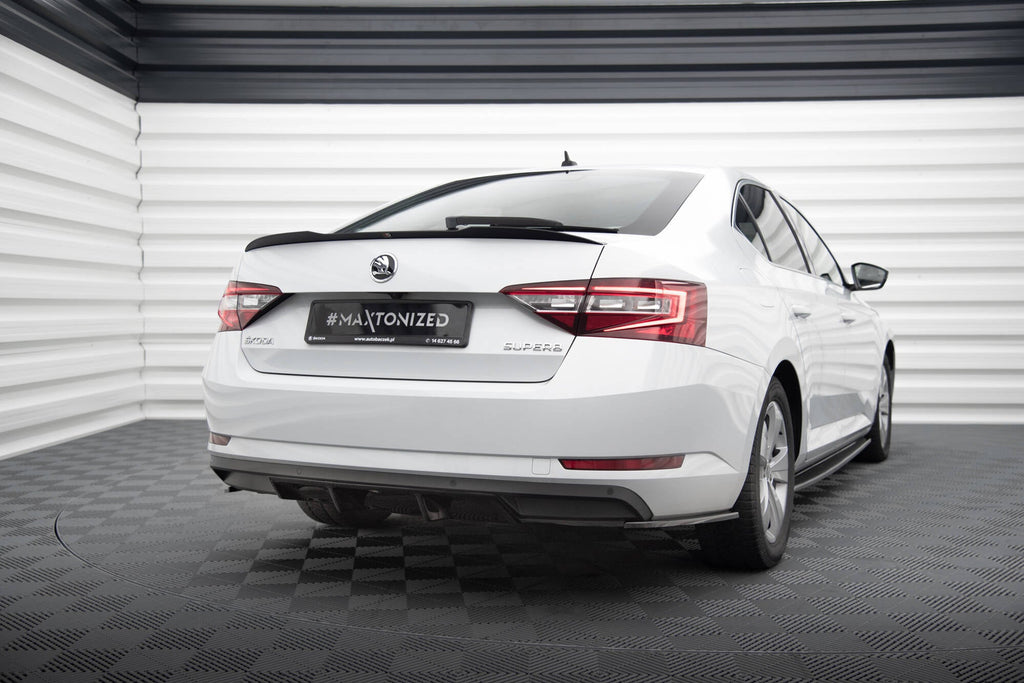 Extensión de alerón V.2 para Skoda Superb Liftback Mk3 / Mk3 Facelift