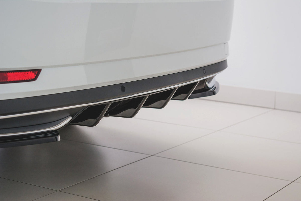 Difusor trasero para Skoda Superb Liftback / Combi Mk3 Facelift