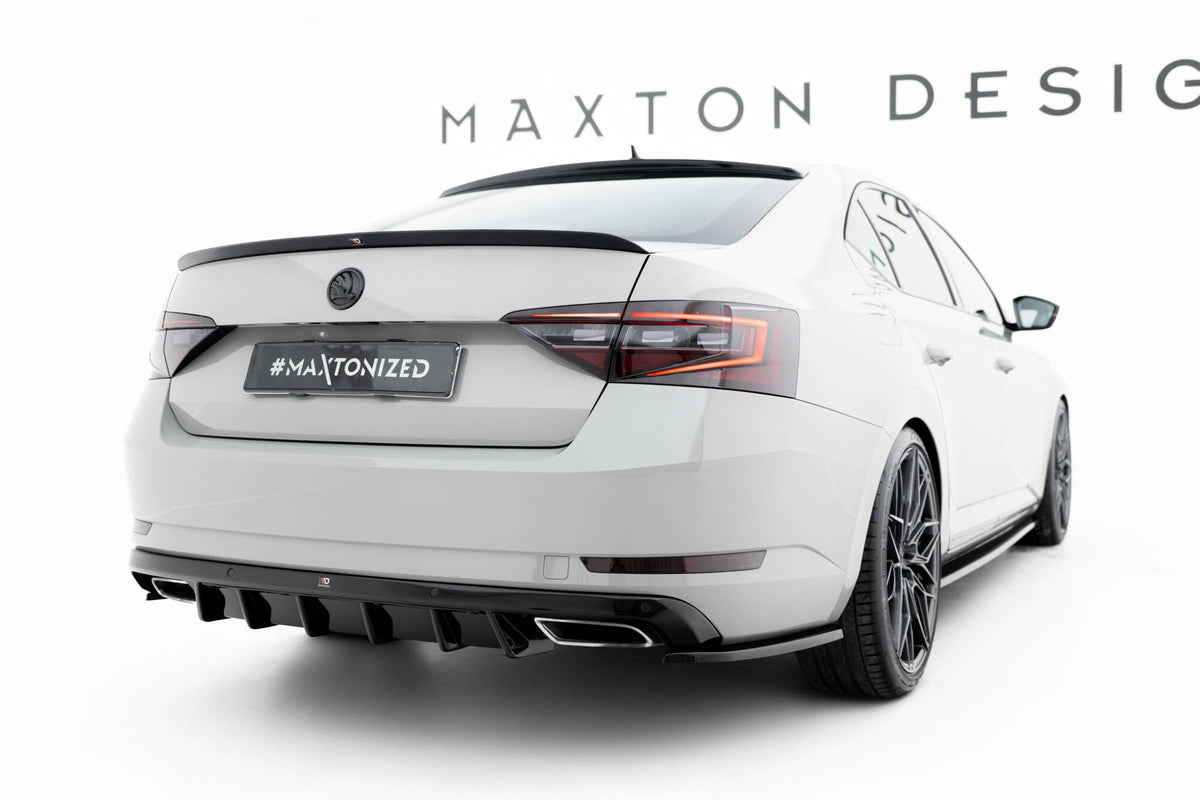 Kit de splitters para Skoda Superb Liftback Mk3