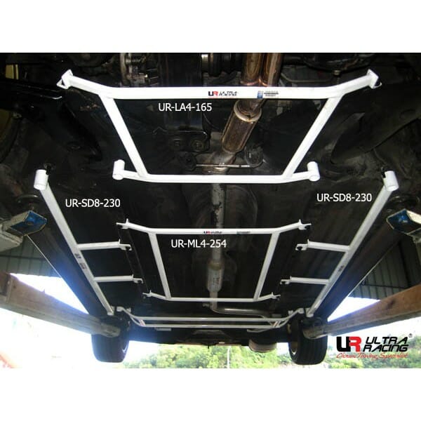 Barra inferior central (254-B) Ultra Racing para Proton Iswara (C20/MK2) 1.3 / 1.5 HB 92-03/Saga (C20/MK1/MK3) 1.3/1.5 2WD 85-08