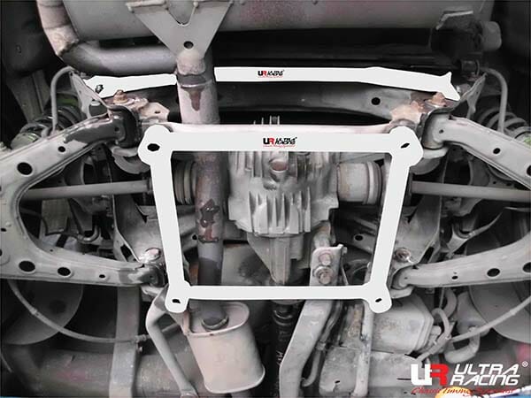 Barra inferior trasera (3710) Ultra Racing para Mazda MX-5 (NB) 1.8 2WD 98-05