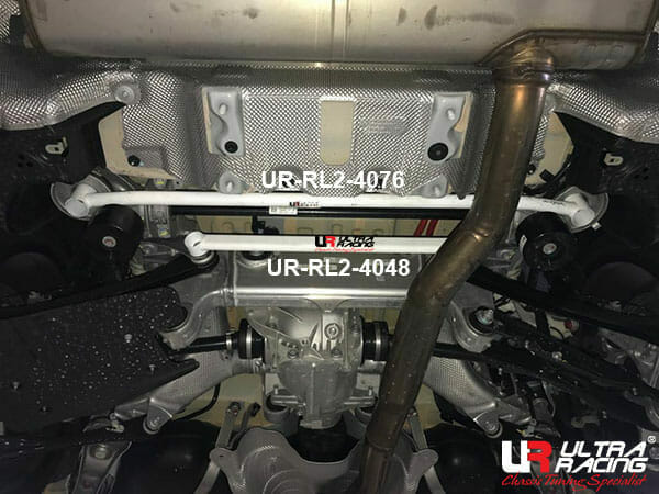 Barra inferior trasera (4076) Ultra Racing para BMW 7 G11/G30 (730i) 2.0T 2WD 16+