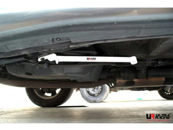 Barra inferior trasera (1360P) Ultra Racing para Toyota Harrier (XU10) 2.2 2WD 99-03