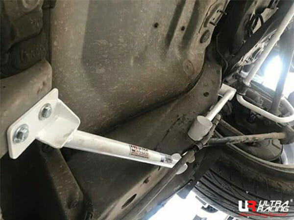 Barra inferior trasera (748P) Ultra Racing para Lexus RX 330 (XU30) 3.3 V6 4WD 03-08/Toyota Highlander 2.7 08-13/Harrier 2.4 04-09