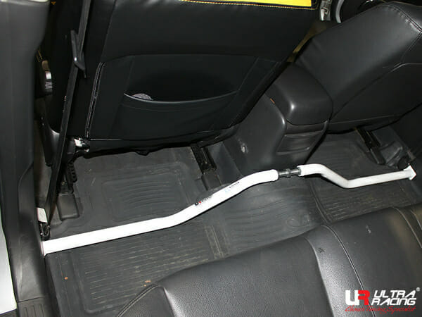Room Bar (3045A) Ultra Racing para Chevrolet Epica 2.0 07-15/Daewoo Tosca 2.0 06-11 2WD