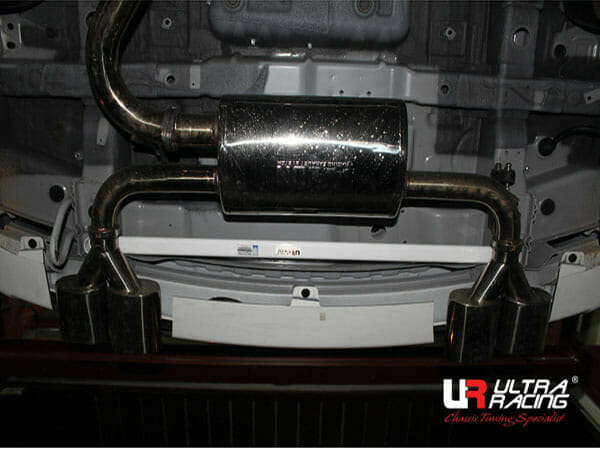 Barra de torsión trasera (2257) Ultra Racing para Ssangyong Korando Turismo 2.0D 4WD 12-18