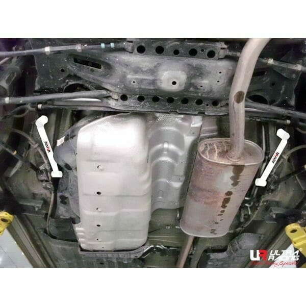 Barra inferior trasera (1461P) Ultra Racing para Toyota Highlander (XU40) 2.7 2WD 08-13
