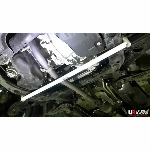 Barra inferior delantera (2924) Ultra Racing para Toyota Sienna (XL30) 3.5 V6 2WD 10+