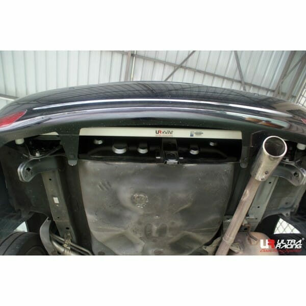 Barra de torsión trasera (412) Ultra Racing para Toyota Vios (XP90) 1.5 2WD 07-13