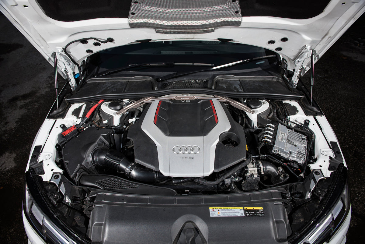 Barra de refuerzo delantera RacingLine para Audi A4 S4 RS4 A5 S5 RS5 B9