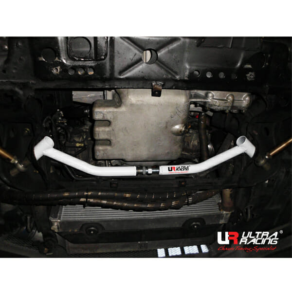 Barra inferior delantera (3458A) Ultra Racing para Nissan Skyline (GTR 34) 2.6TT 4WD 99-02