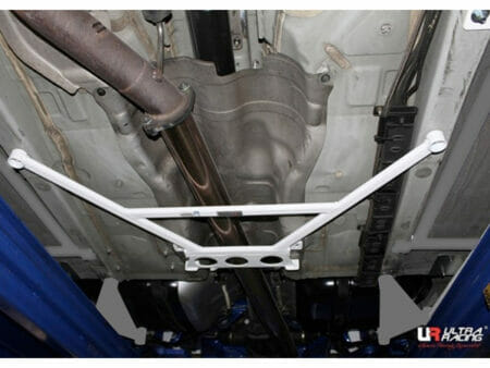 Barra inferior central (1474) Ultra Racing para Hyundai Genesis Coupe (BK) 3.8 2WD FL 09-16