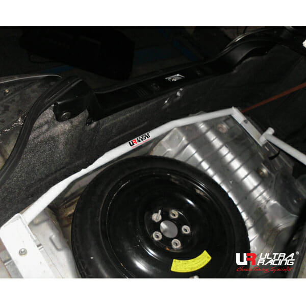 Barra de torre trasera superior (3457) Ultra Racing para Nissan Skyline (GTR 34) 2.6TT 4WD 99-02