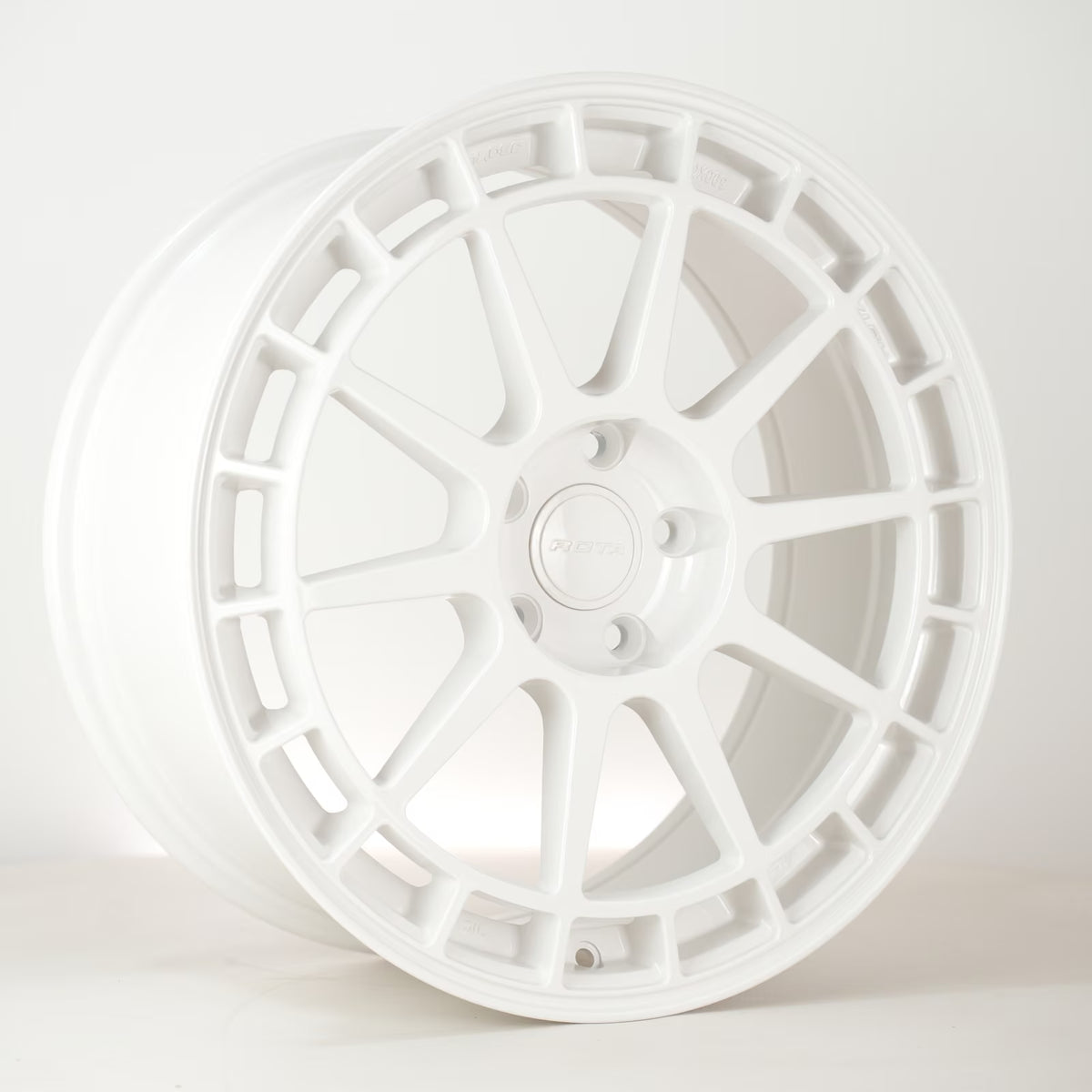 Llanta Rota Recce 18x8" 5x114.3 ET45 White