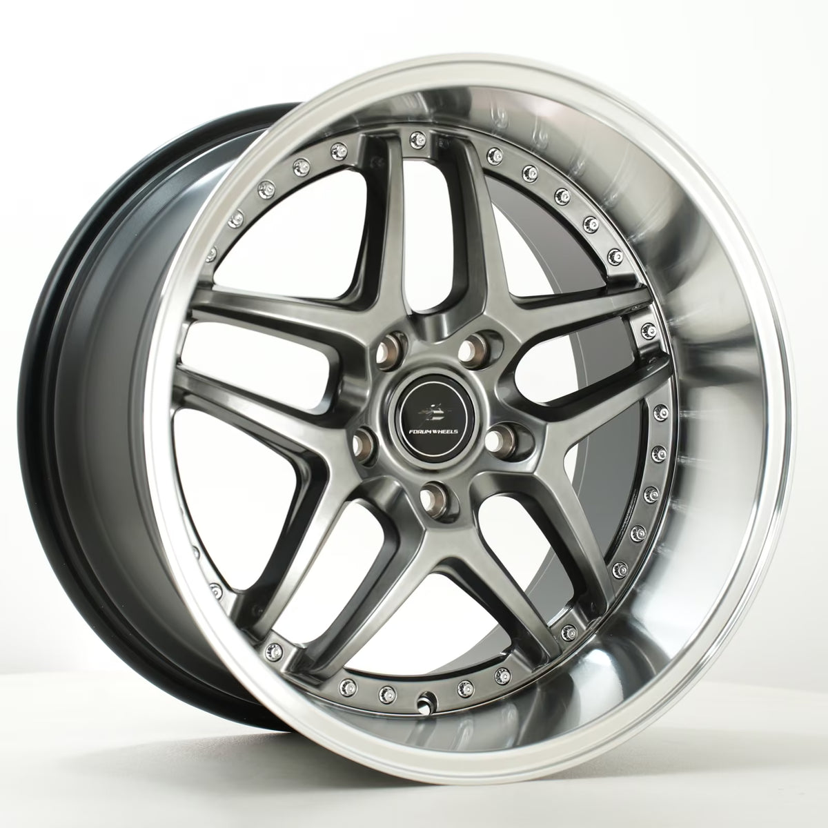 Llanta Forum Vice 18x10.5" 5x114.3 ET22 Gunmetal